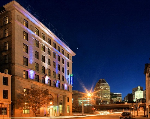 Holiday Inn Express Baltimore-Downtown image 12