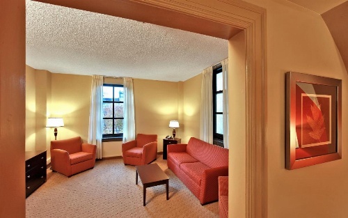 Holiday Inn Express Baltimore-Downtown image 39