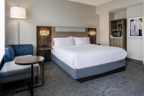 Holiday Inn Express Baltimore-Downtown image 48